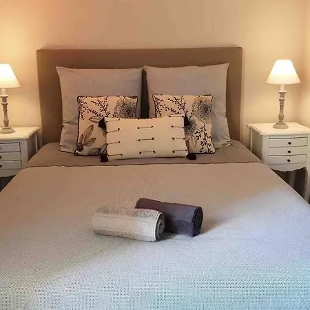 Charming Overlooking A Beautiful Garden * Nicea