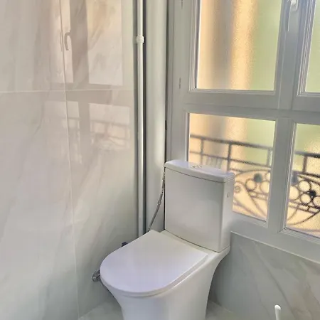 Apartament Charming Overlooking A Beautiful Garden