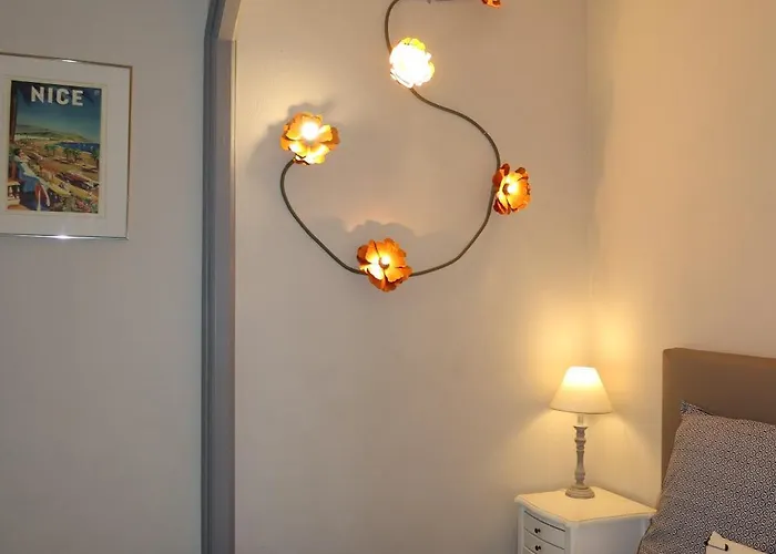 Apartamento Charming Overlooking A Beautiful Garden Nice